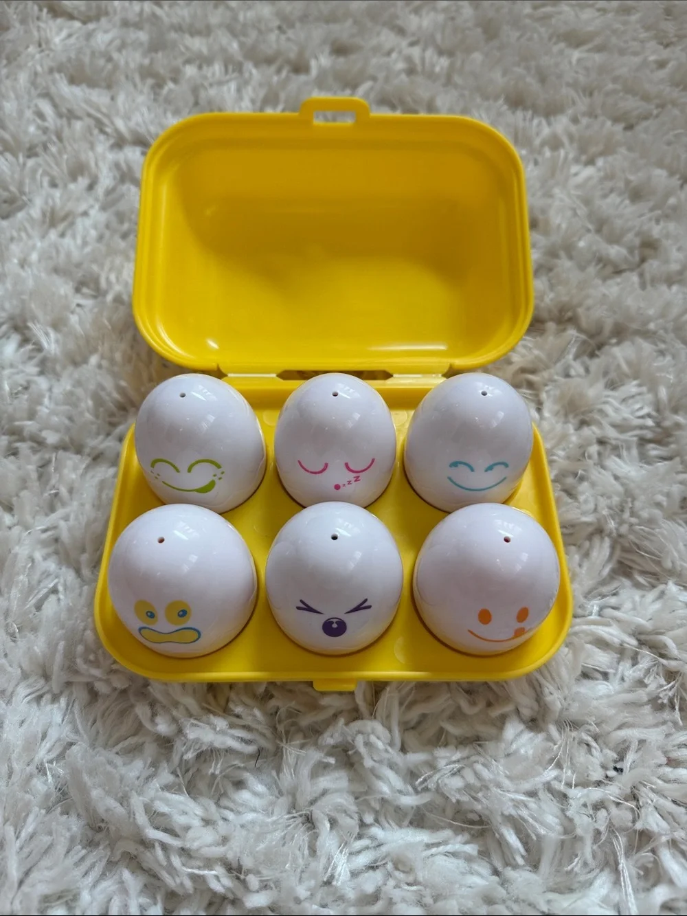 Vintage 1993 Tomy Hide and Squeak Eggs